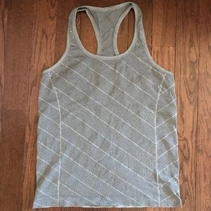 Lululemon tank 🍋